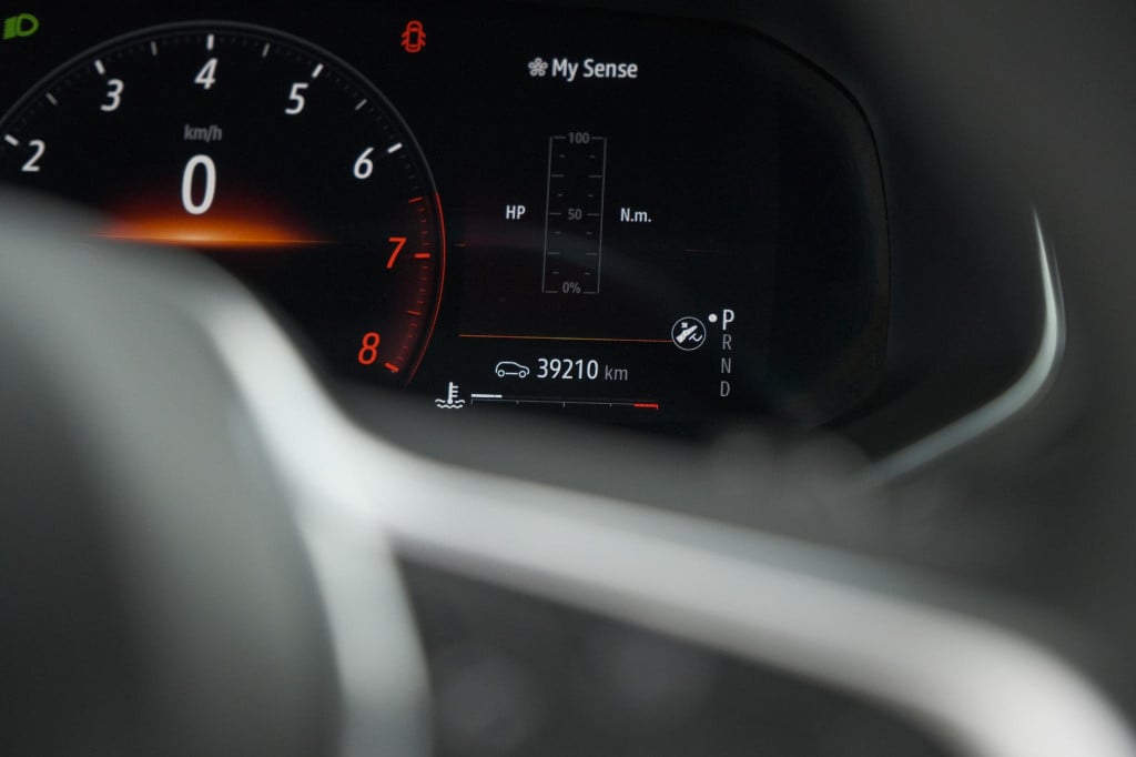 Renault Captur tce 140 edc techno | camera | 9.3 inch groot scherm | stoelv