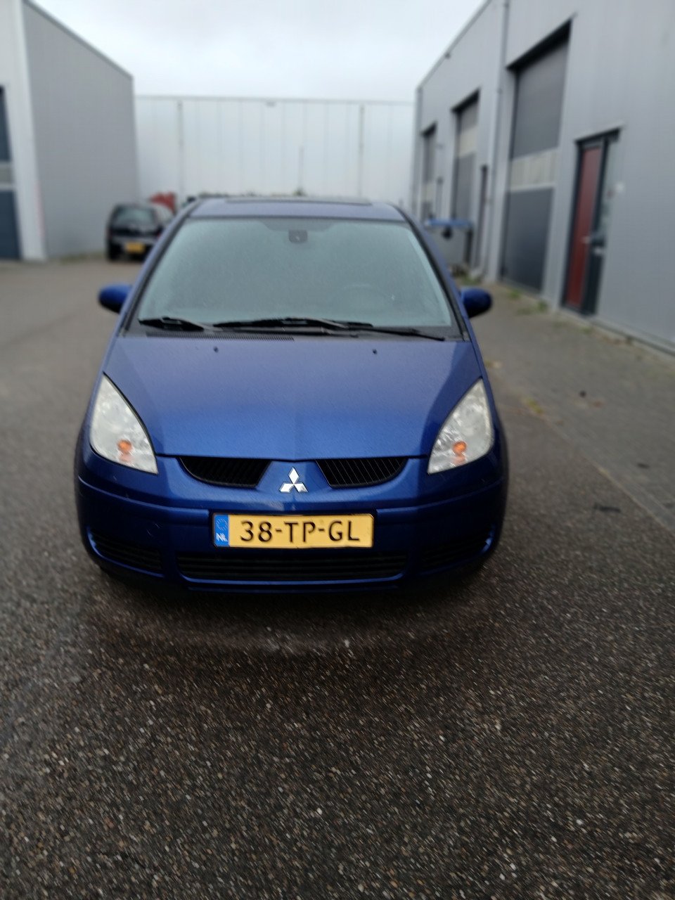 Mitsubishi Colt 2005 - 5 drs-Airco-Stuurb-el.ramen-l.m.velgen apk- 1250,=