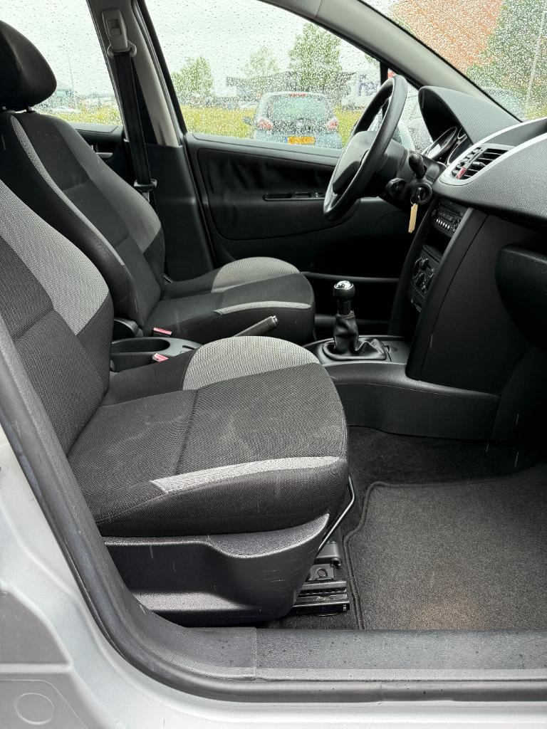 Peugeot 207 1.4 look - airco - nieuwe koppeling