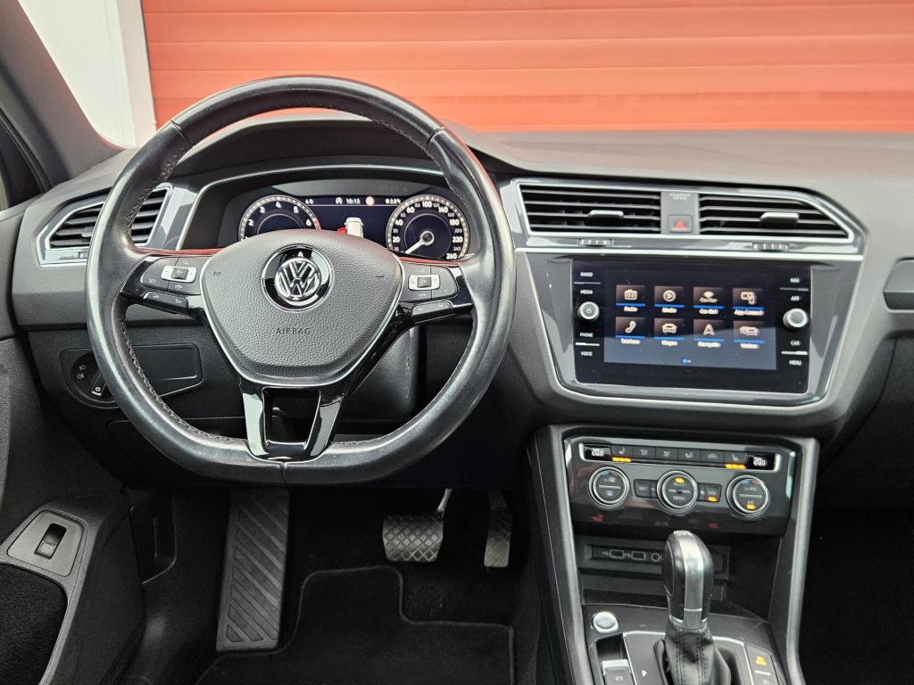 Volkswagen Tiguan 1.5 tsi act highline business r-line | pano | acc