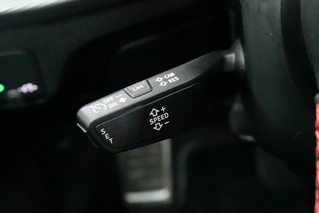 Audi Q2 sq2 2.0 tfsi quattro | 450 pk | pano | led | camera |