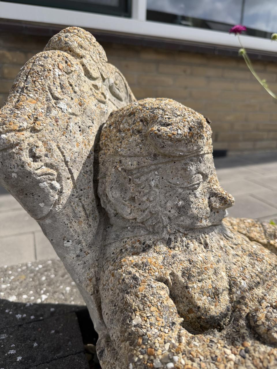 Betonnen tuinbeeld