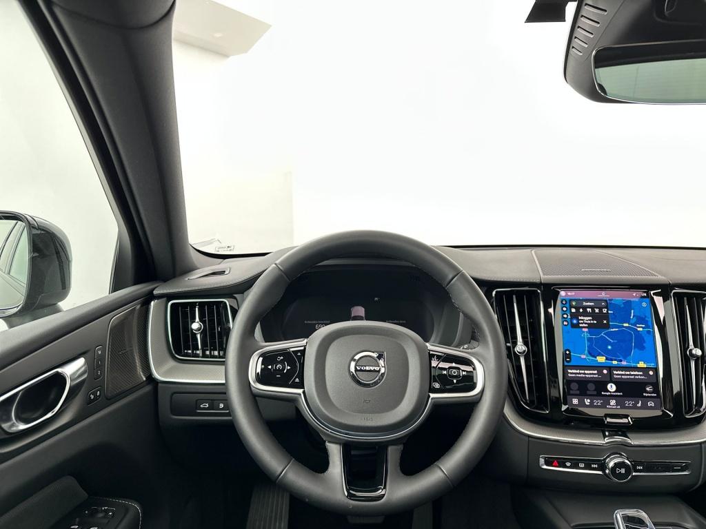 Volvo XC60 t6 398pk recharge ultra dark| pano| luchtvering| hud| 360camera