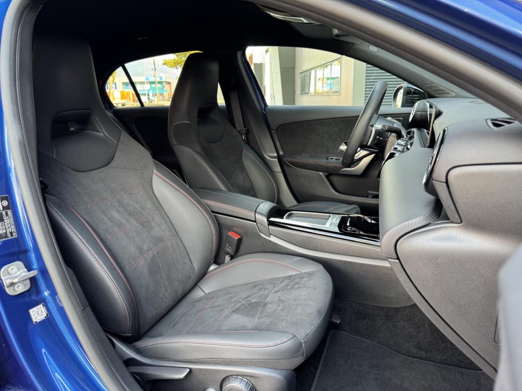Mercedes-Benz A-Klasse 250 e star edition amg line soh 97% nl-auto, facelif