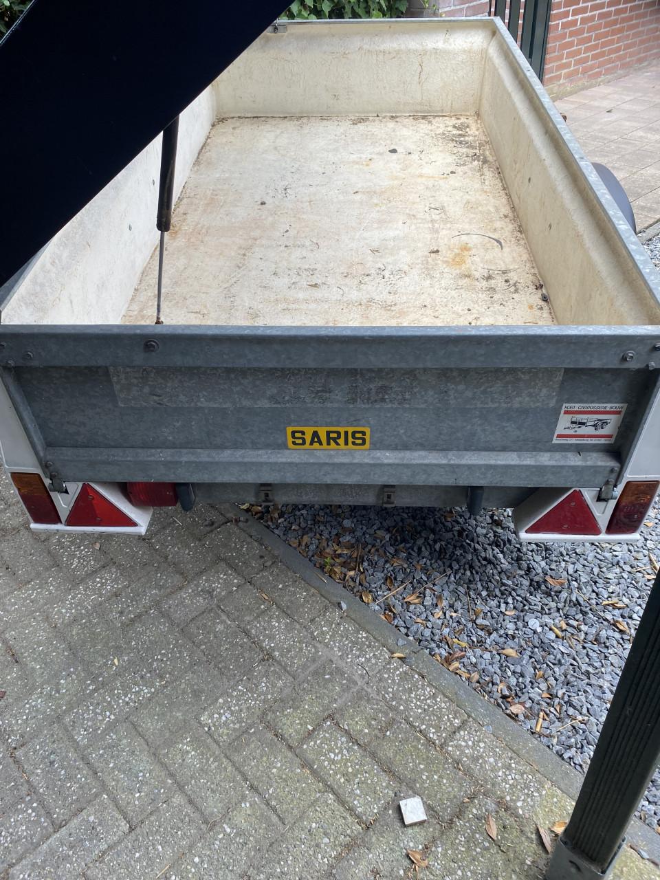 Saris bak wagen