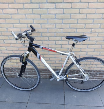 2 zgan Focus Dames/ Herenfiets. 225 euro per fiets. 21 versnellingen.