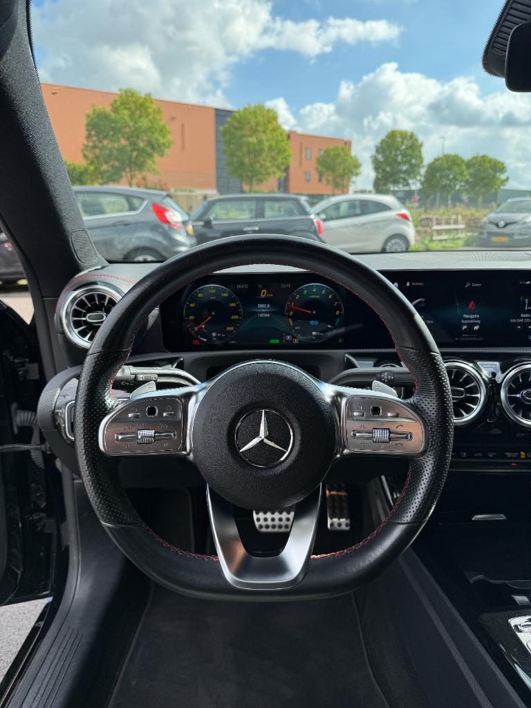 Mercedes-Benz Cla 250 e amg premium plus night - full option