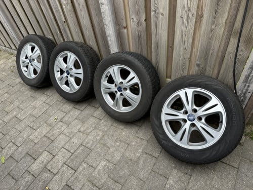 Winterbanden +velgen 16 inch Ford Mondeo Galaxy, enz.