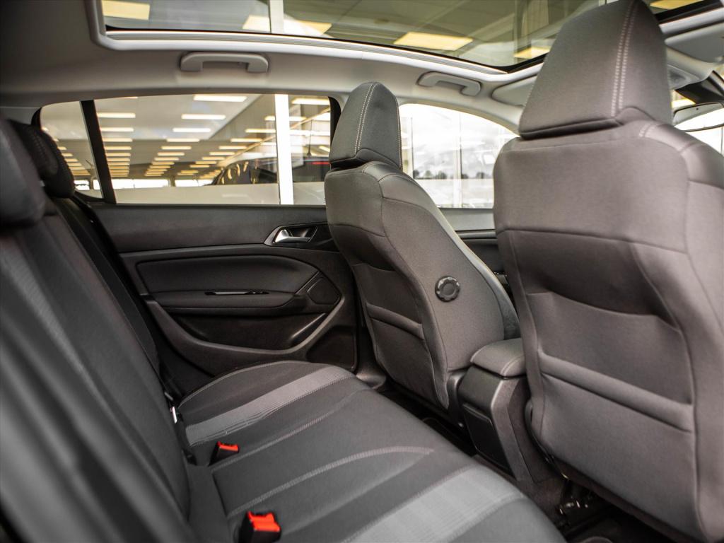Peugeot 308 1.2 puretech 110pk blue lease premium | panoramadak | camera | 