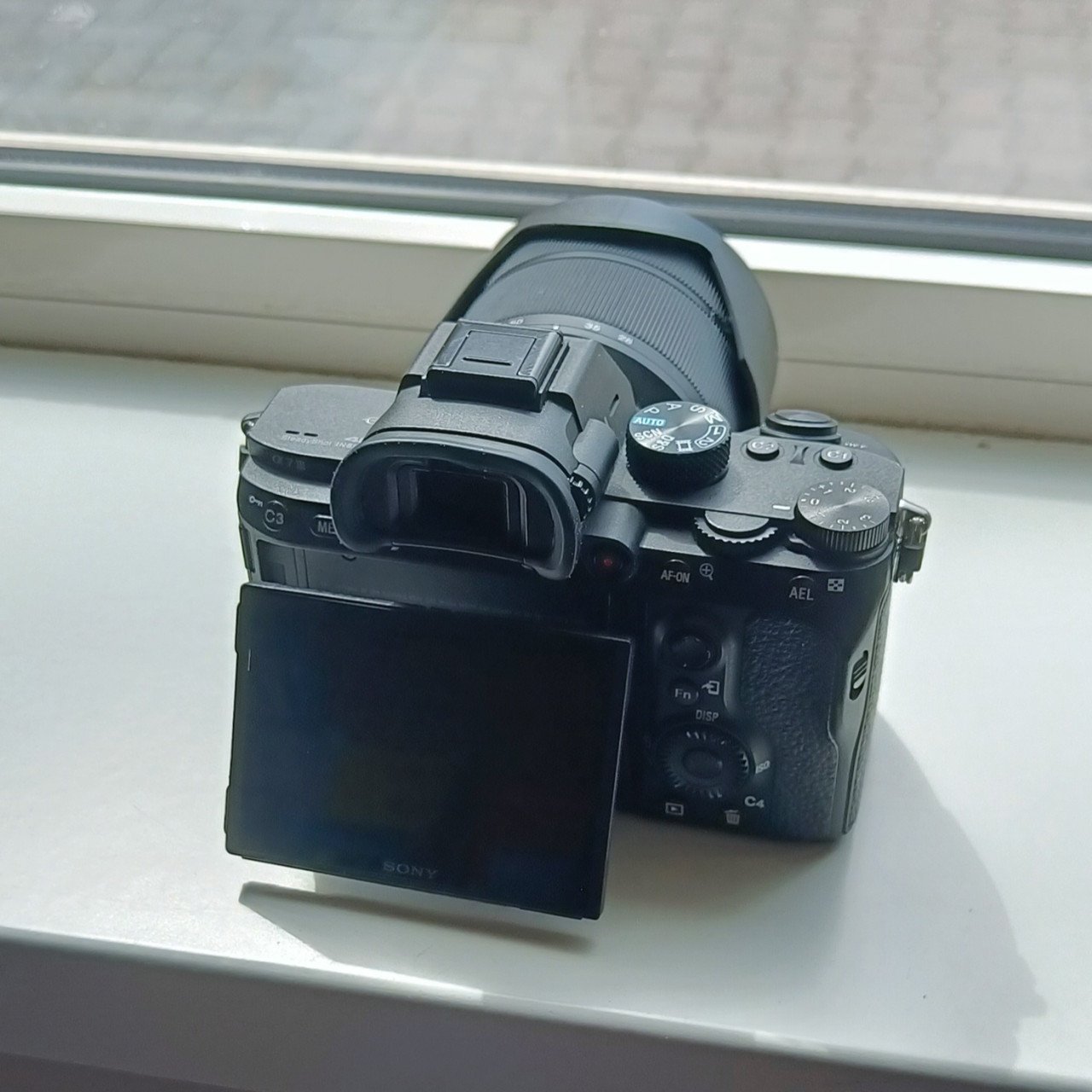 Sony A7 iii  incl. 18-200 zoomlens, 28-70 en smallrig