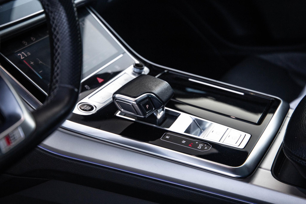 Audi Q7 sq7 s-line grijs kenteken 3x s-line / 360 camera / adaptive cruise 