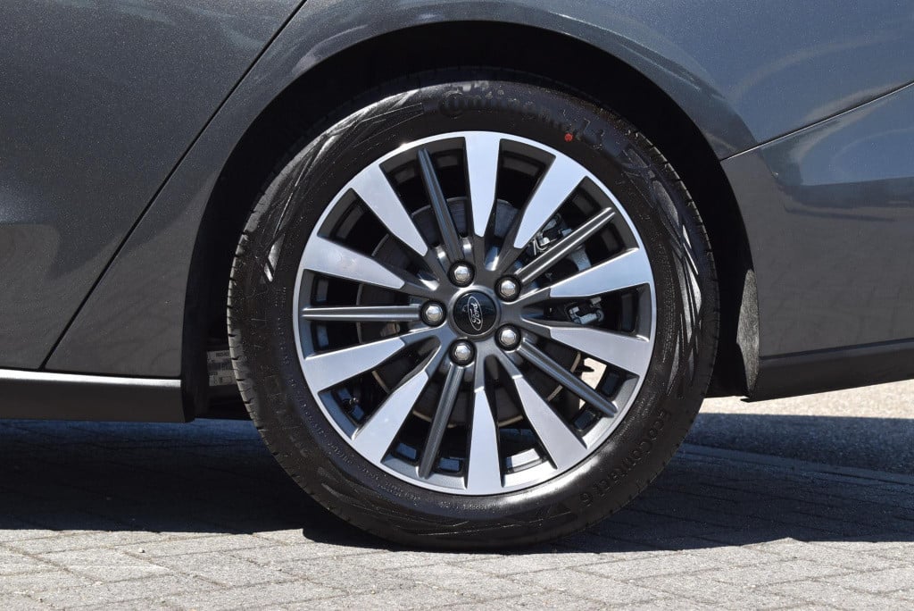 Ford Focus wagon 1.0 ecoboost hybrid titanium x | climate control | cruise 