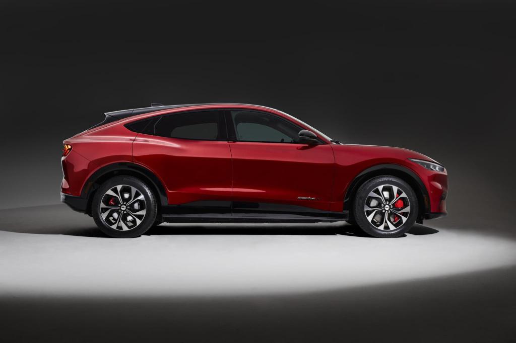 Ford Mustang Mach-e extended premium awd 98 kwh | €5000.- korting | nieuw t