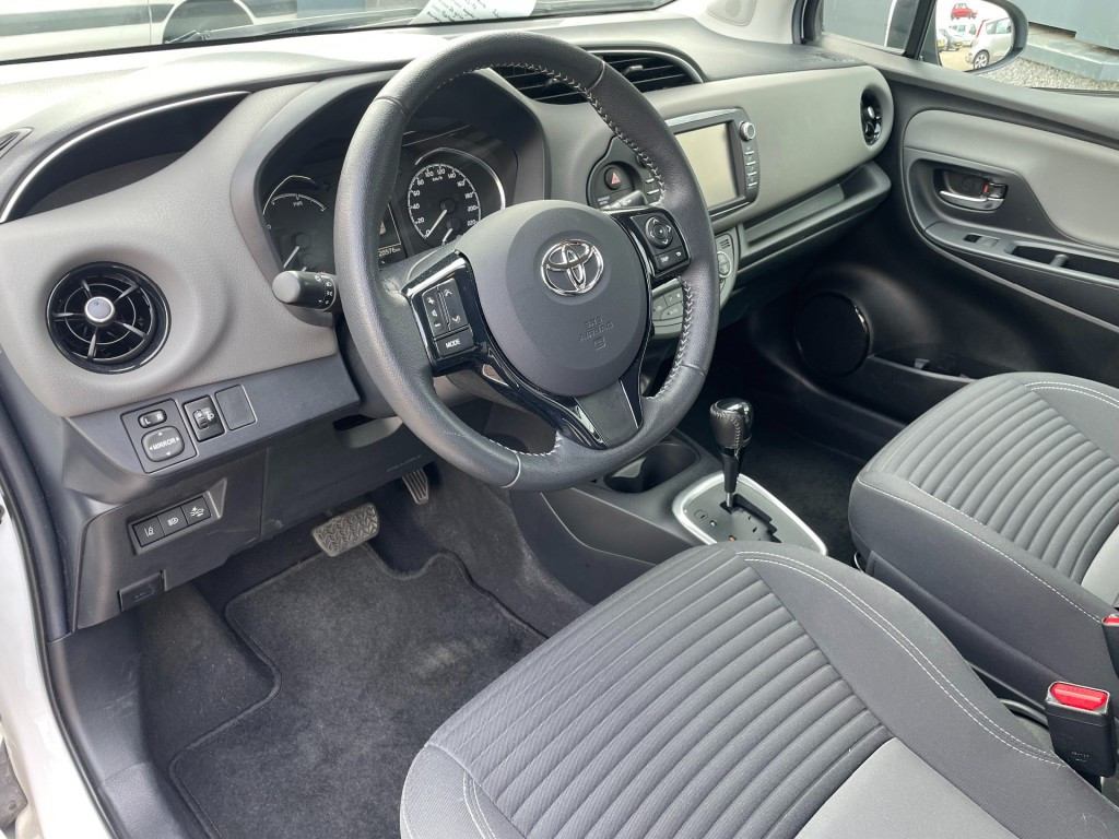 Toyota Yaris 1.5 hybrid dynamic