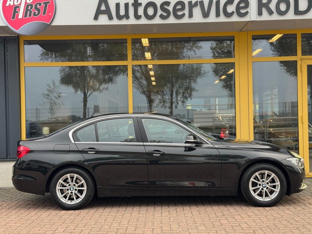 BMW 3-serie 318i executive automaat