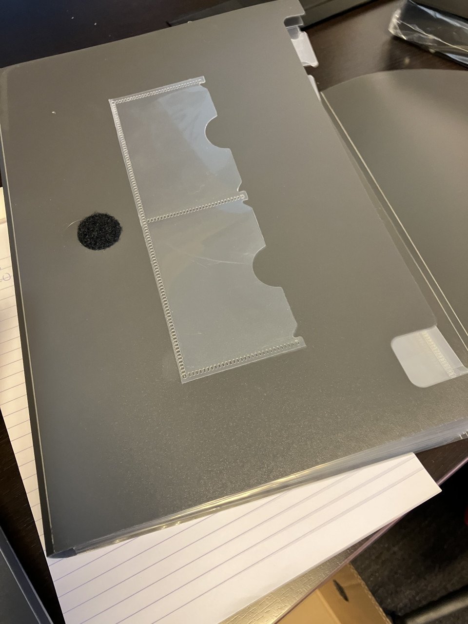 Te koop etui met transperante insteekmapjes