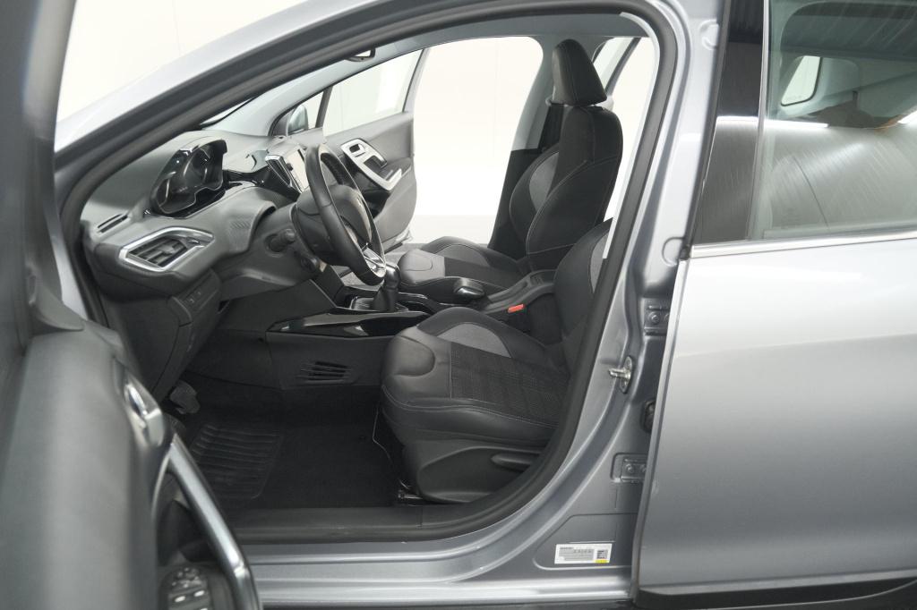 Peugeot 2008 puretech 110 allure | trekhaak | apple carplay | parkeersensor