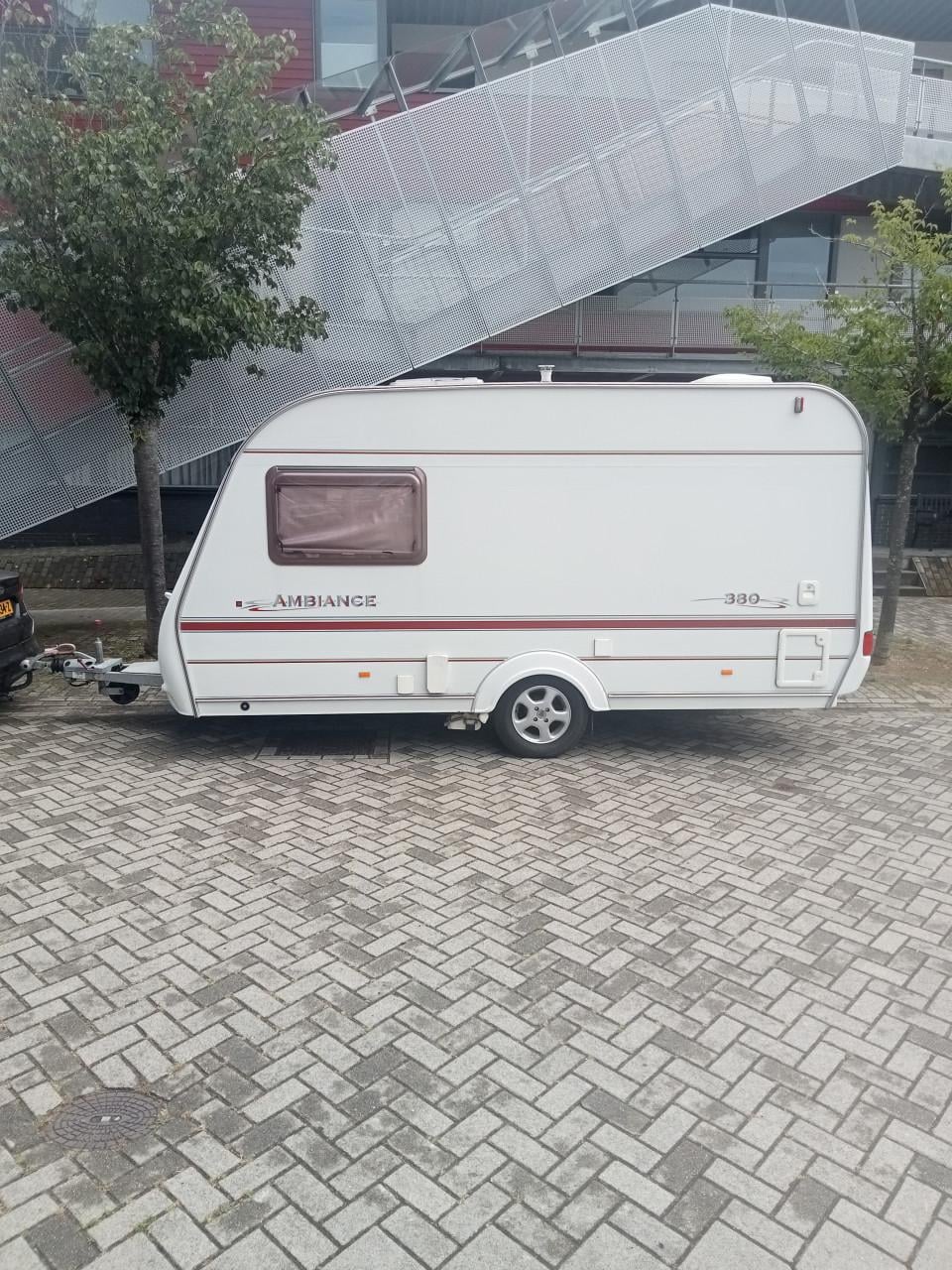 Hylander Ambiance 380, mover, enkele bedden.