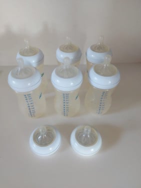 6 baby flesjes Avent Natural inclusief spenen + 2 extra spenen