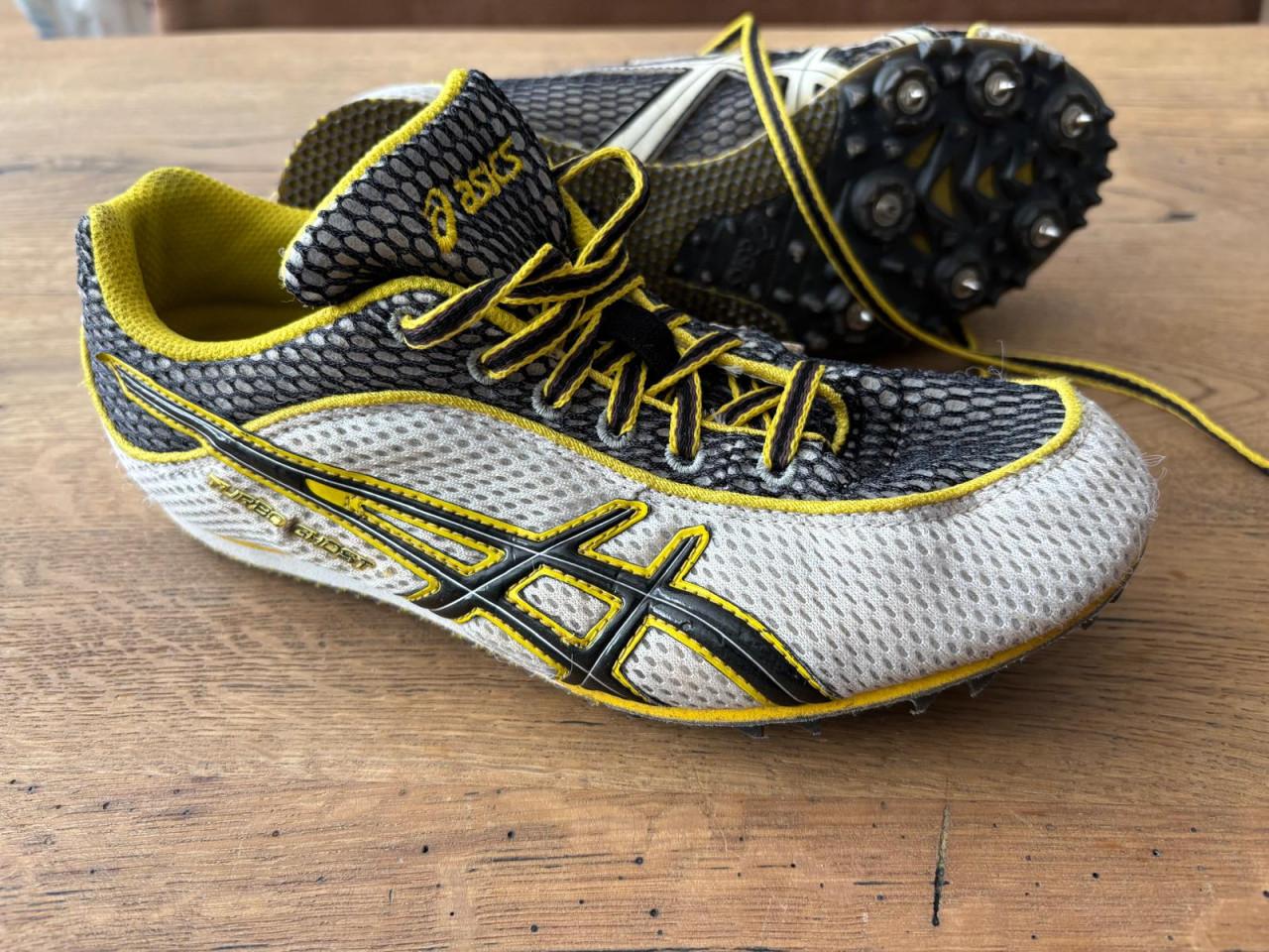 ASICS Spikes - Maat 38 - Wit/Zwart/Geel