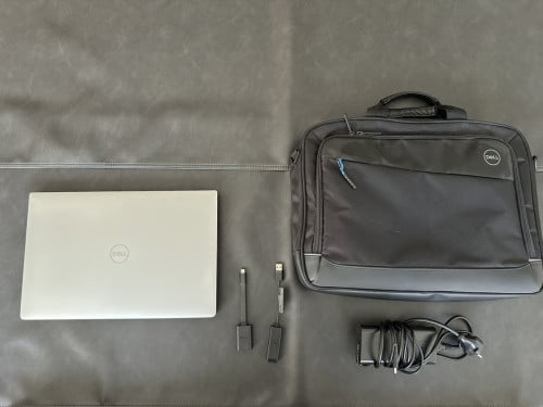 Dell XPS 15 9570 met originele aktetas en accessoires