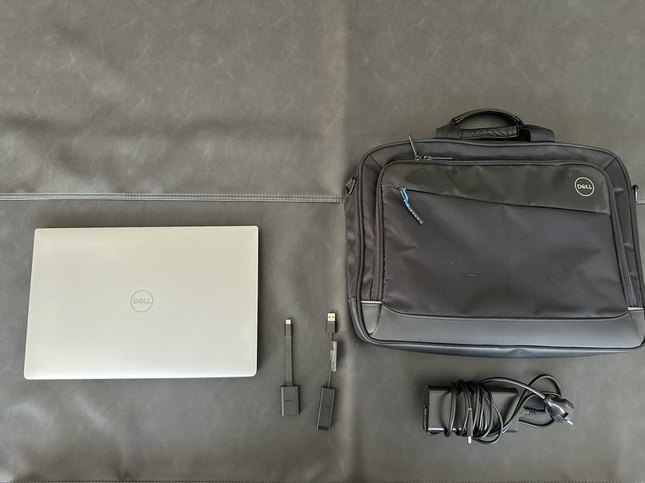 Dell XPS 15 9570 met originele aktetas en accessoires