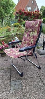 Te koop 2 campingstoelen met kussens
