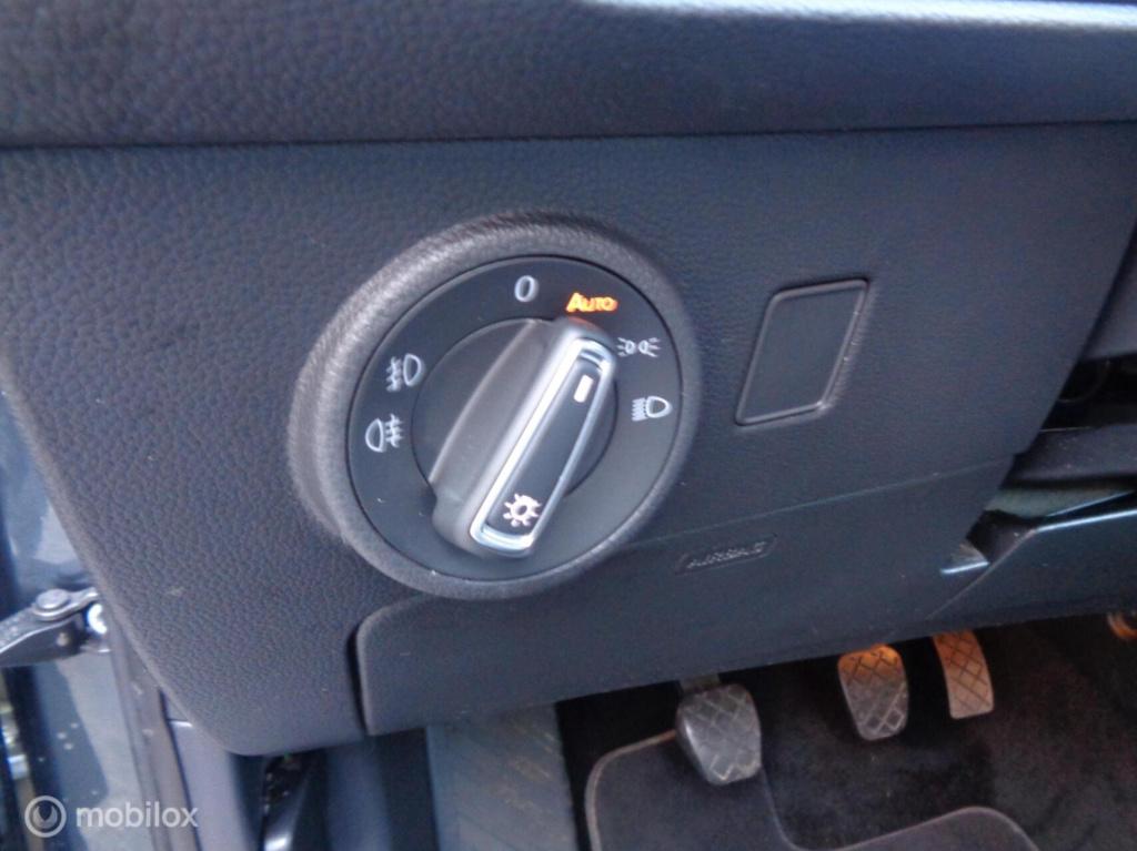 Seat Ateca 1.0 tsi style business intense/airco/led/lm velgen/apple carplay