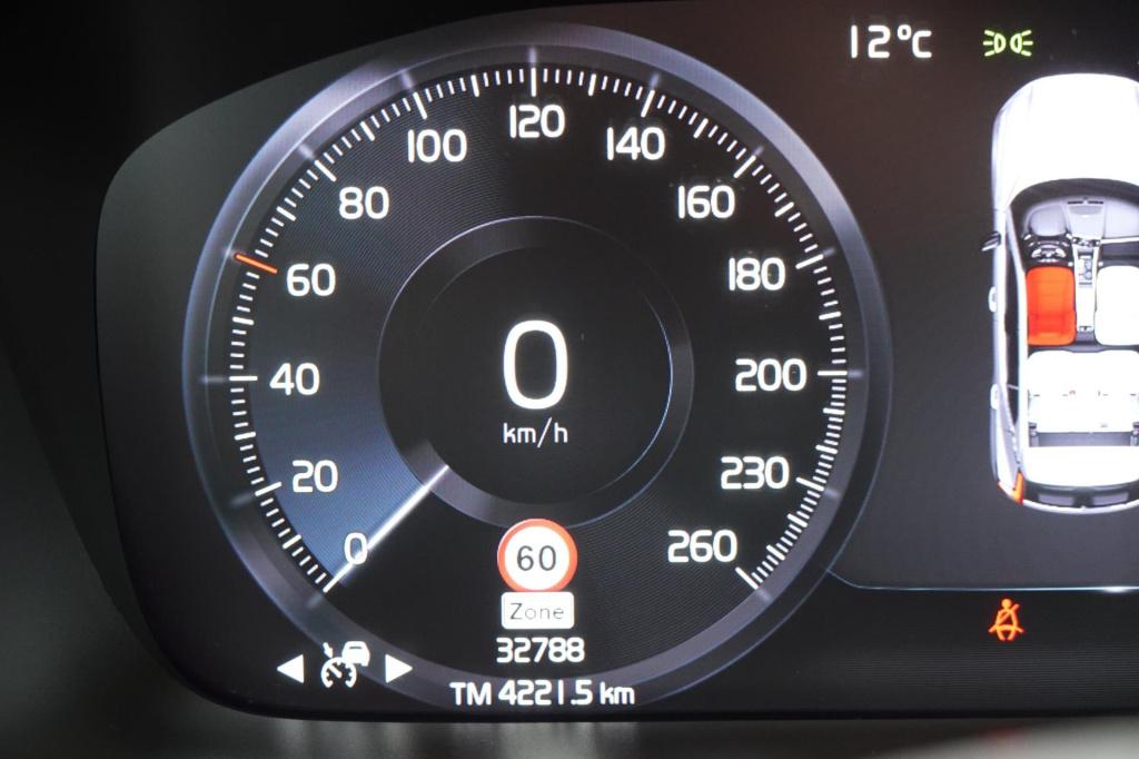 Volvo XC40 1.5 t3 r design 163pk