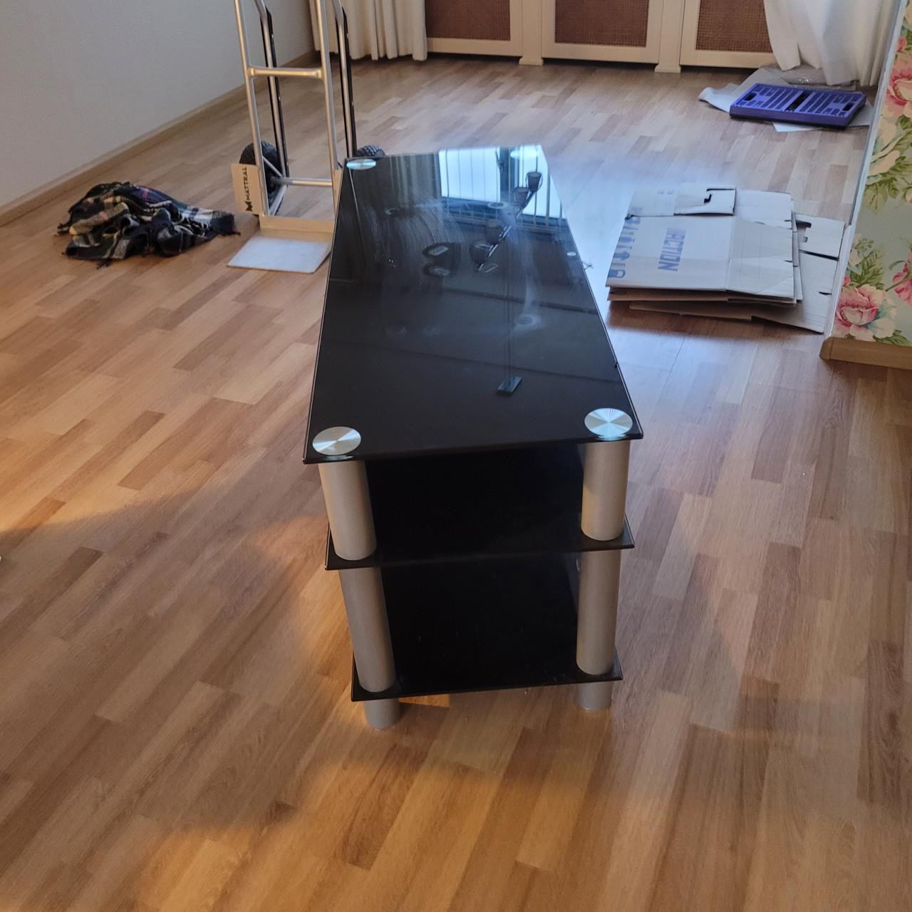 Salon /media tafel