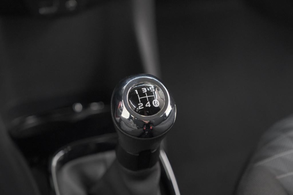 Peugeot 108 1.0 e-vti allure | camera | climate control | dab+ | 15 inch li