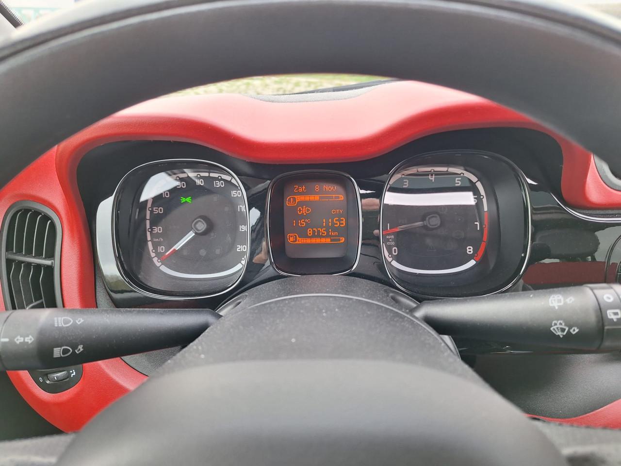 Fiat Panda 0.9 Twinair Lounge zilvergrijs met schuifdak 87.750 km 2014