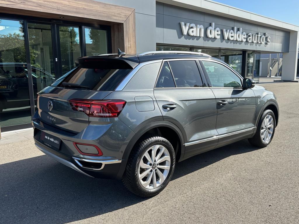 Volkswagen T-roc 1.5 tsi 150pk dsg style | trekhaak | navi | iq light | ada