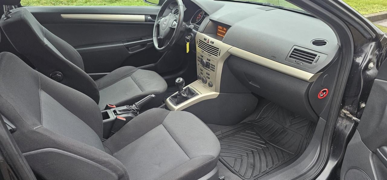 Opel Astra GTC 1.4 Temptation Verkeert In Zeer Goede Staat!!