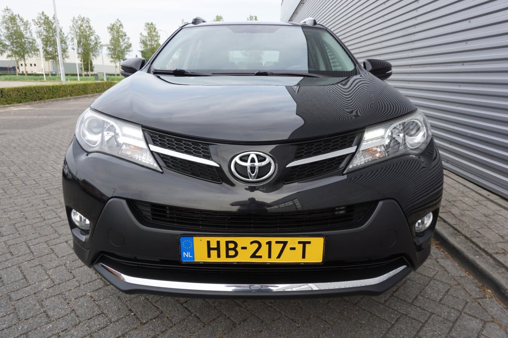 Toyota Rav4 2.0 dynamic 4wd - automaat- airco / navi / cruise / elektr. ram