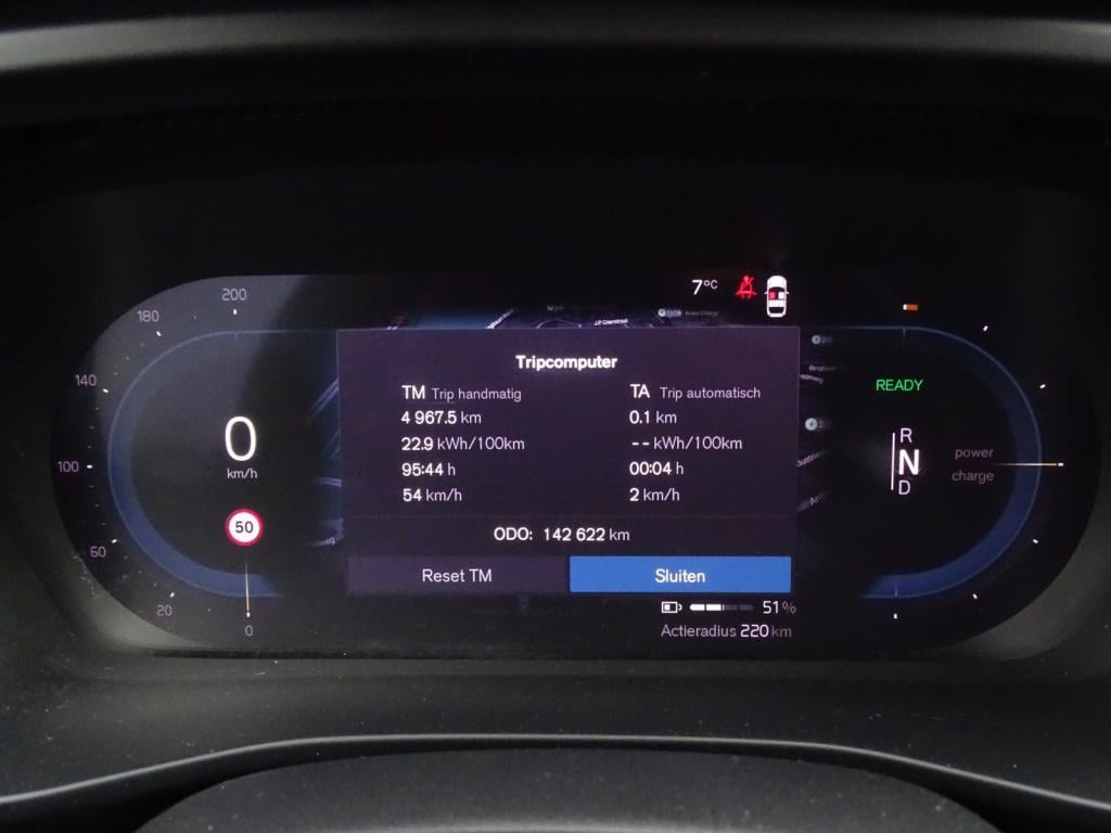 Volvo XC40 recharge p8 awd r-design