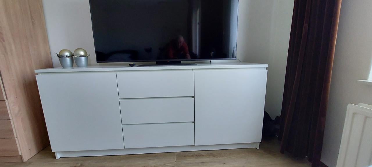 Wit dressoir