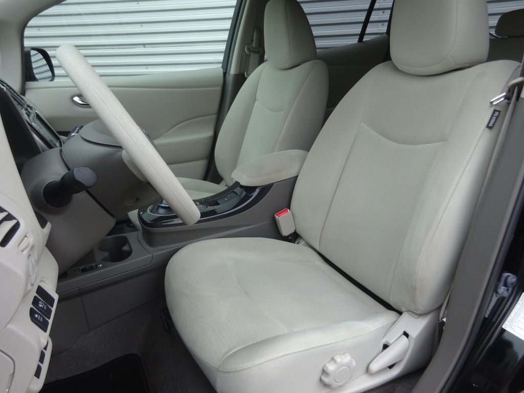 Nissan Leaf base 24 kwh climate / cruise / navi / camera / nap
