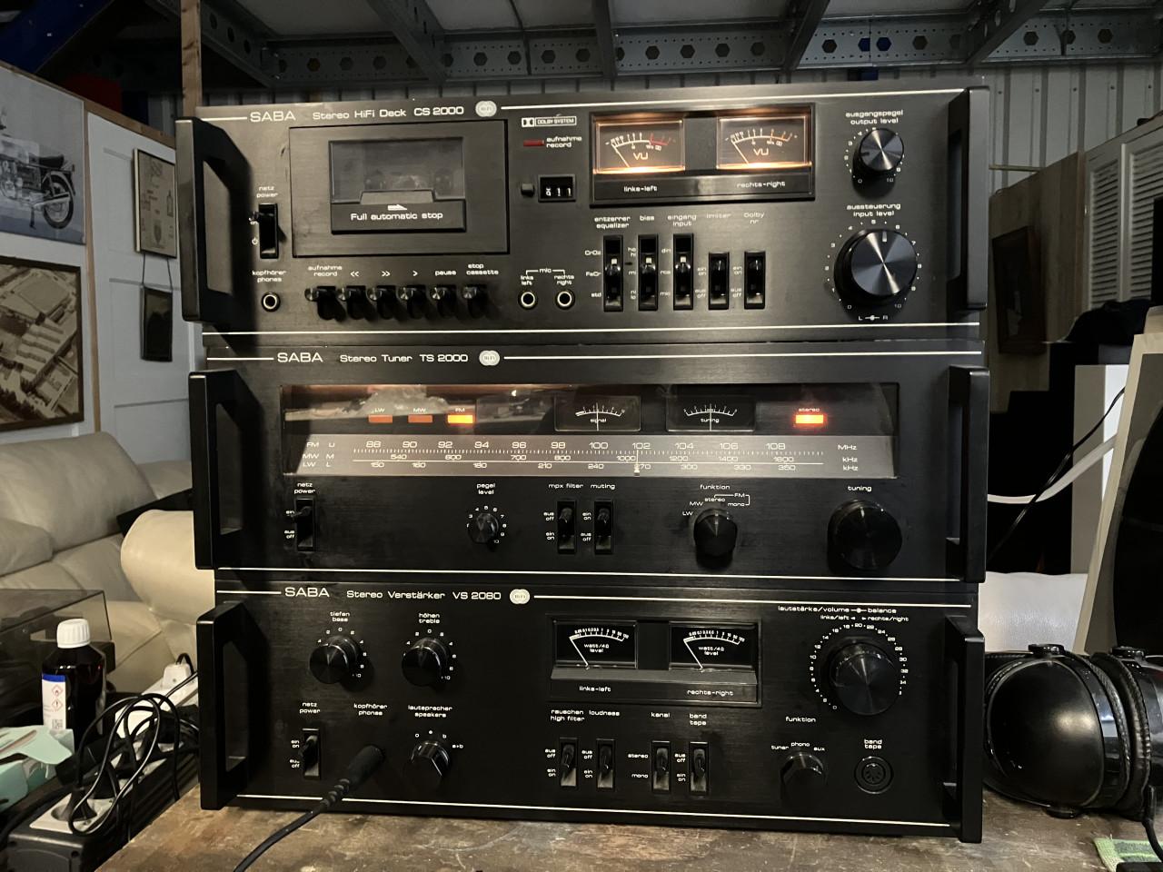 Saba (Sanyo)prachtige vintage set 2x 60Watt bij 4 Ohm VU meters rackhandles