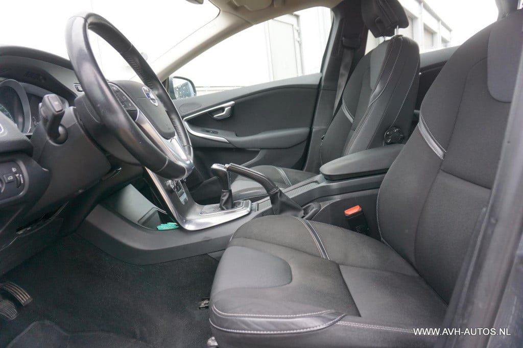 Volvo V40 2.0 d2 summum business