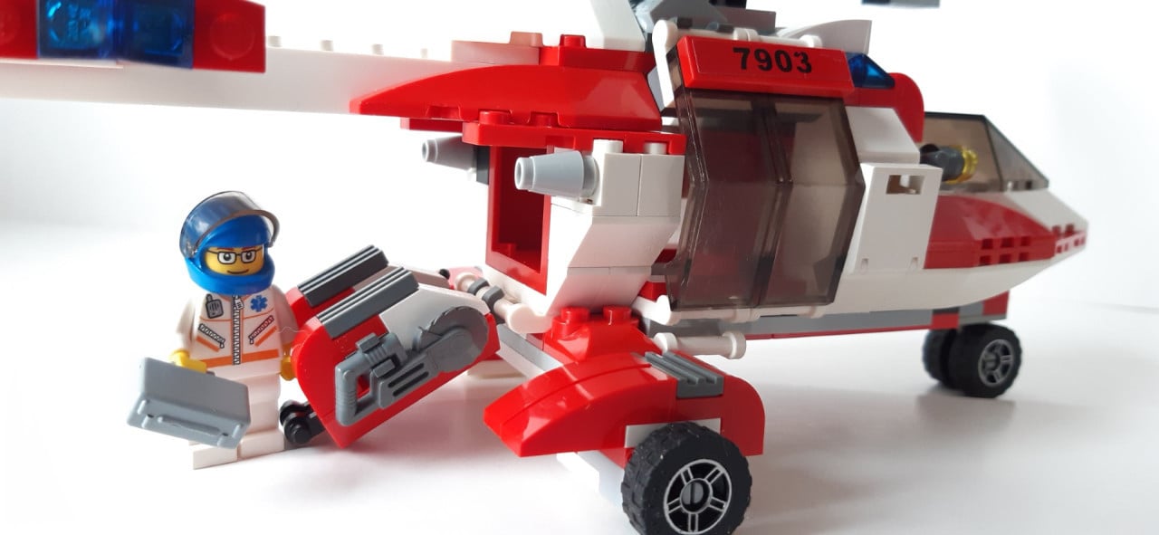 Lego City 7903:  ziekenhuis reddingshelikopter en 3 minifiguren