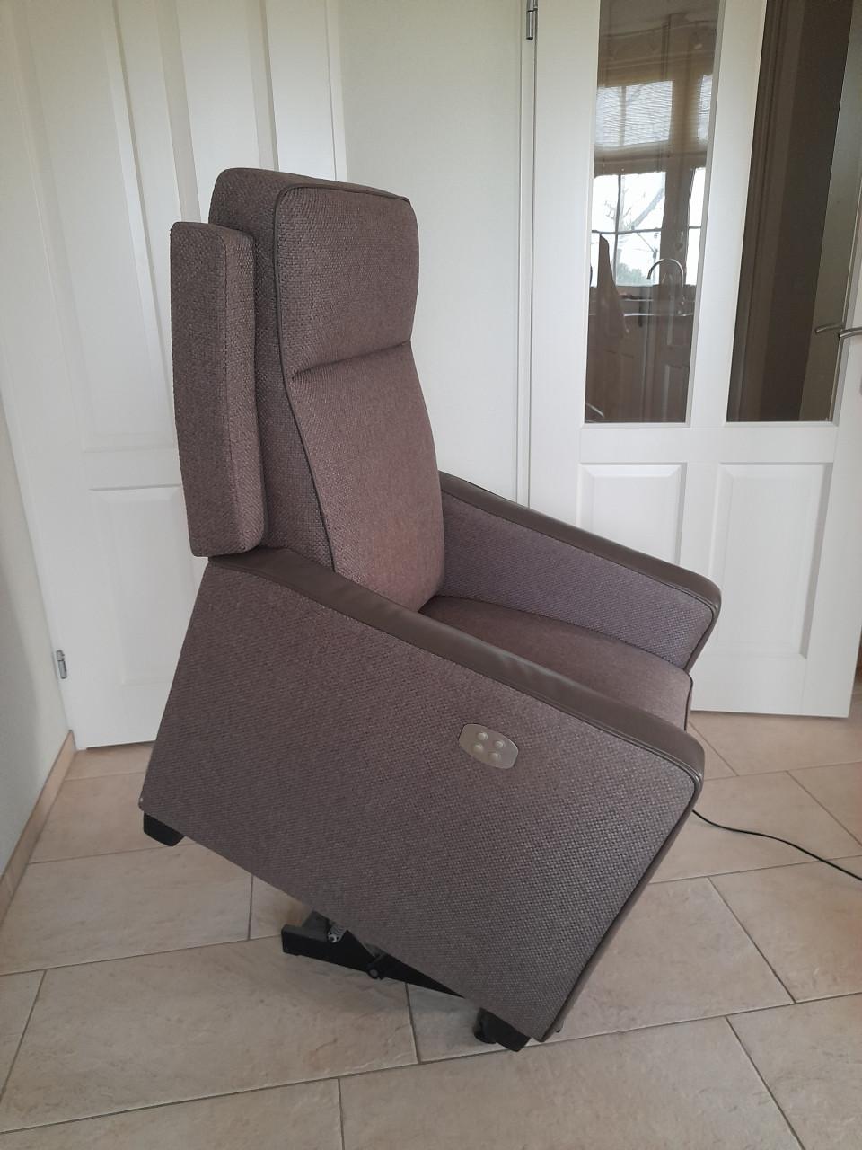 Sta-op stoel (in goede nette werkende staat)