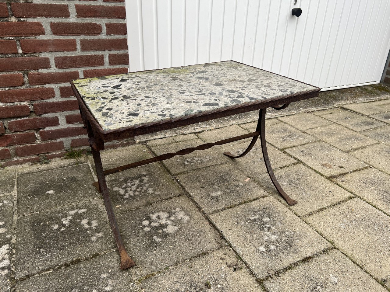 Antieke smeedijzer tuintafel van zwaar kwaliteit