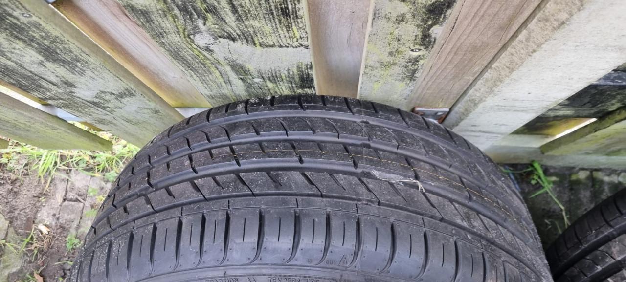17 inch velgen met banden