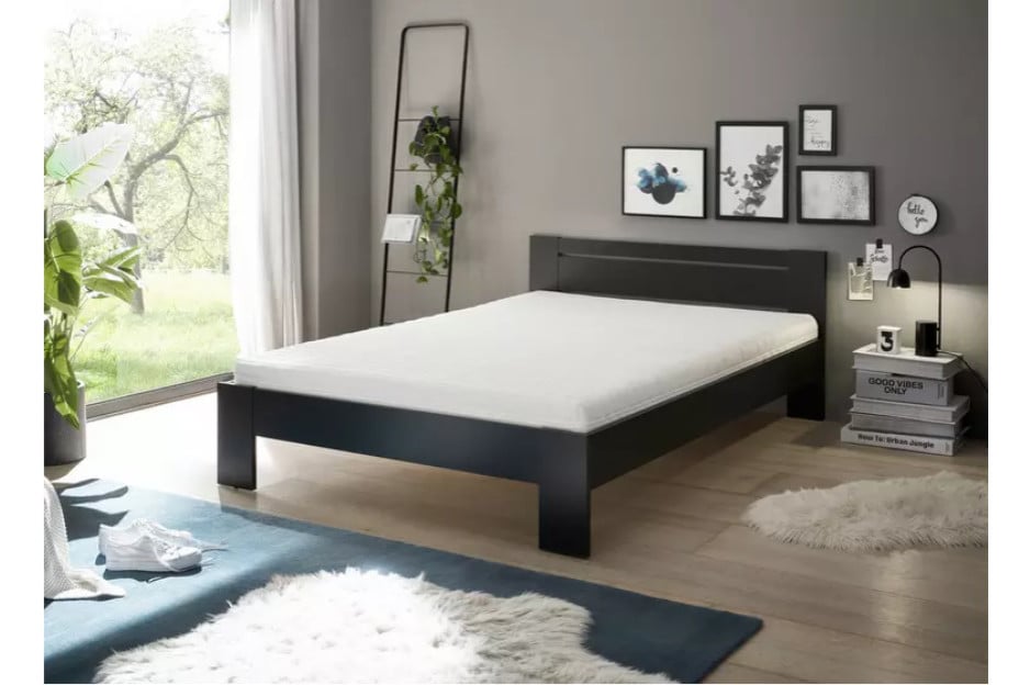 Bed 120 x 200 cm. Twijfelaar met bodem en comfortabele koudschuimmatras