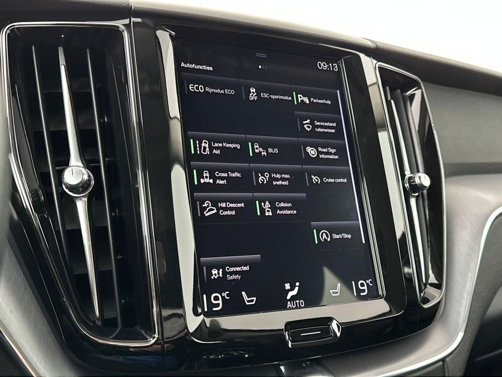 Volvo XC60 t5 253pk momentum| adap.cruise| leder| trekhaak| stoel.verw|