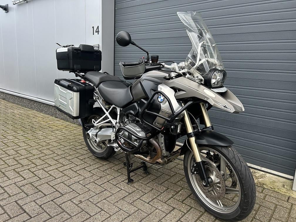 BMW R1200GS uit 2010 met 55dkm, kofferset, valbeugels etc. €7250,-