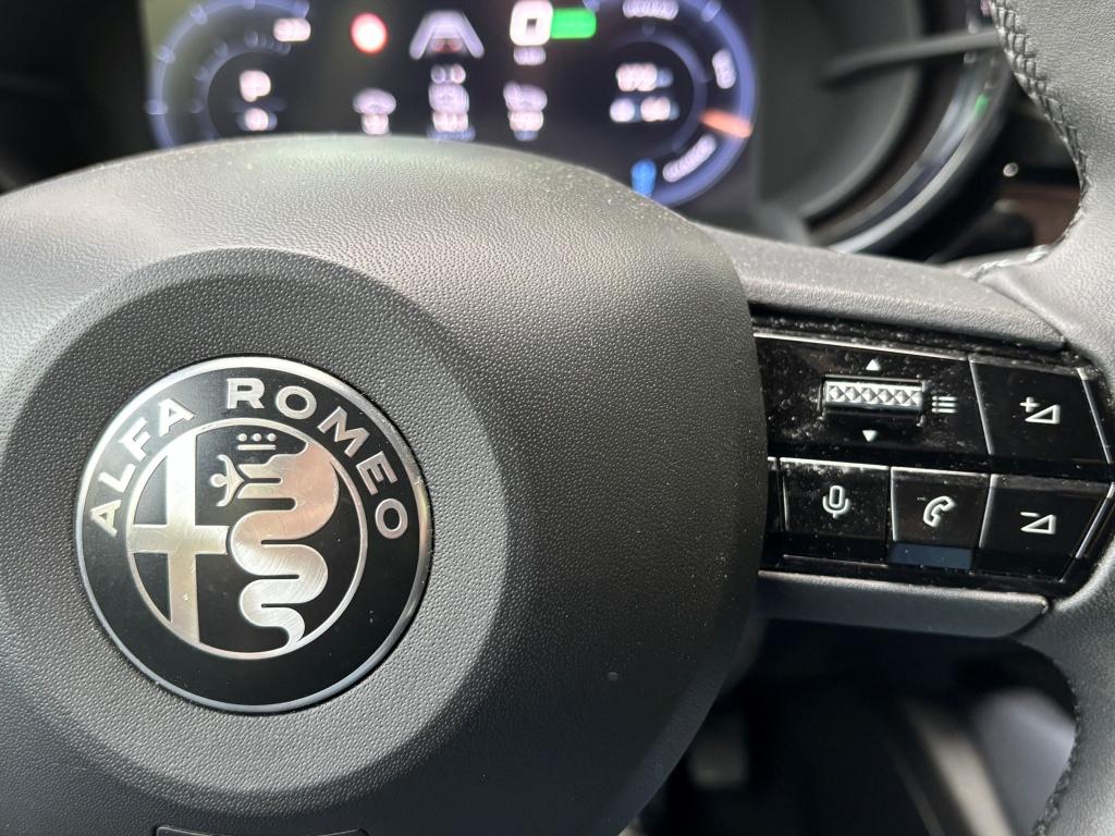 Alfa Romeo Junior 54 kwh 156pk elettrica led | carplay|adapt cruise| rijkla