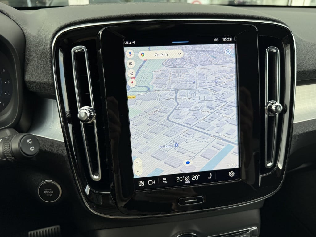 Volvo XC40 b4 197pk plus dark |adap.cruise| trekhaak | camera| elektrische