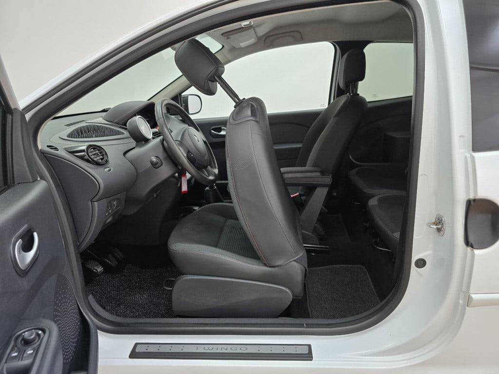 Renault Twingo occasion 1.2 16v dynamique met bluetooth radio en clima airc
